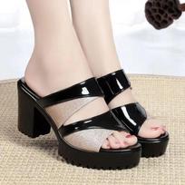 Women Retro Sandals  Summer High Heel Platform Slippers Woman Fashion Outdoor Bright Leather Comfort Peep Toe Casual Sandals 35 juoda