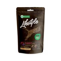 Skanėstas katėms NATURE'S PROTECTION LIFESTYLE, triušiena su mėlynėmis 75g