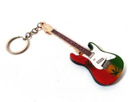 Bob Marley gitaros raktų pakabukas iš raudonmedžio – reggae gerbėjams