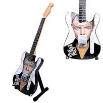 Kolekcinė mini gitara, įkvėpta Davido Bowie – 1:4, mahagonas, su stovu, fanams