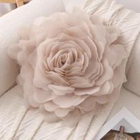 „Elegantiškas princesės tiulio gėlių pagalvės užvalkalas – prabangi europietiška pagalvėlė prie lovos arba įlankos lango“ 53*53 with Petals - 200g