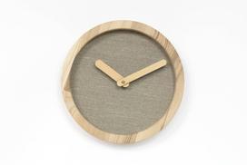 Laikrodis - Medinis Apvalus Laikrodis (Pilka Dirbtinė Oda)