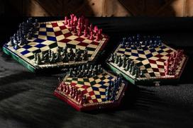 "Sunrise Chess & Games" trijų šachmatų rinkinys mažas, trispalvis, kelioniniai šachmatai, medinės figūrėlės, mokomasis