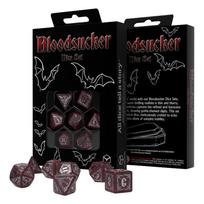Vampyriškai raudonas RPG kauliukų rinkinys 7 vnt., sidabrinė graviruotė
