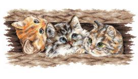 Kryželiu siuvinėjimo rinkinys „Pūkuotas trio“, 35×14,5 cm