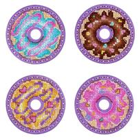 Žaismingas kryželiu siuvinėjimo rinkinys „Spurgos, ženkliukai, magnetai“ 6×6 cm