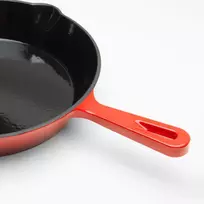 Emaliuota ketaus keptuvė 25,5cm /raudona
