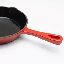 Emaliuota ketaus keptuvėlė 15,5cm /raudona