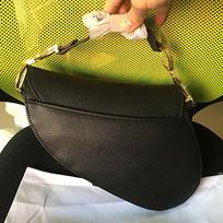 Prekiniai ženklai Originali Oda Moteriškos Pečių Rankinės Prabangios Pirmas Sluoksnis Karvės Odos Balnelio Rankinė Su Logotipu Mados Dizainerio Crossbody Rankinė flat leather juoda