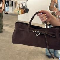 Niche high-end handbag bag new retro first-layer cowhide simple belt buckle briefcase messenger bag tamsiai ruda spalva