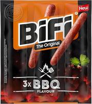 "BiFi BBQ" - 16 vnt. (16 x 60 g) - BBQ saliamio lazdelės - aštrus dešrelių užkandis su savimi - rūkytos ant buko medienos - idealiai tinka keliaujant, biure ar po sporto - su dūmo barbekiu skoniu