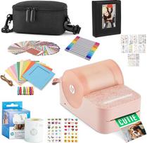"HP Sprocket Panorama" nešiojamasis spalvotų etikečių spausdintuvas (rožinis) Dovanų pakuotė su dėklu, cinko ritinėliu, nuotraukų albumu, žymekliais, lipdukais ir rėmeliais