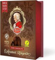 "Reber", "Mozart" kamuoliukai iš tamsaus šokolado, 6 vnt., "Mozart" kamuoliukai iš dvigubo sluoksnio tamsaus šokolado, su pistacijų marcipano, migdolų ir lazdyno riešutų riešutų įdaru, 120 g (6 "Mozart" kamuoliukai)