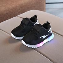 Vaikiški sportbačiai LED šviesa Vaikiški šviečiantys batai Rudens nauji Lengvi Mergaitės kasdieniai batai Tinklelis Berniuko sportiniai batai Vaikiški batai 21-insole13.5cm juoda