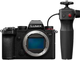 "Panasonic" LUMIX DC-S5GR-KIT S5 pilno kadro veidrodinio fotoaparato korpusas, 4K 60P vaizdo įrašymo funkcija su atverčiamu ekranu ir "Wi-Fi", L laikikliu, 5 ašių dvigubu I.S., (juodas) ir logavimo rankena [išskirtinai "Amazon"]