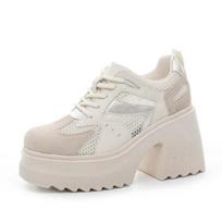 Madingi 10CM Oro Tinklelio Mikropluošto Natūralios Odos Platformos Pleišto Stambūs Sportbačiai Tuščiaviduriai Aukšti Prekės Ženklo Vasaros Moteriškos Paslėpto Kulno Basutės Avalynė 34 auksas