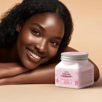Sakura vyšnių žiedų ir ryžių sėlenų kūno šveitiklis - Švelnus šveičiamasis fizinis šveitiklis su vitaminu C ir niacinamidu Vyšnių žiedų šveitiklis 350g