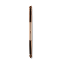 Delilah Dual Ended Precision Brush Makiažo šepetėlis pravedimui ir šešėliams 1 vnt.