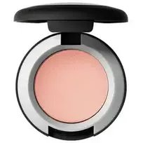 MAC Powder Kiss Matte akių šešėliai Devoted to Chili, 1,5 g
