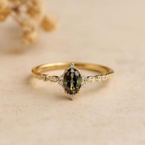 Oval Peridot Ring with CZ Accents – Green Gemstone Promise Ring – Dainty Gold Plated 925 Sterling Silver Engagement Ring K sidabras