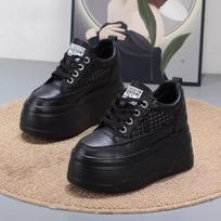 Fashion 10CM Microfiber Leather Platform Wedge High Brand Women Platform Wedge Sandals Flats Chunky Sneakers Vulcanize Hollow Shoes 34 juoda