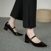 Fashion New Women's Red Black Mary Janes Shoes Low Heel High Quality Leather Dress Shoes Square Toe Buckle Strap Shallow Women's Shoes 35 juoda