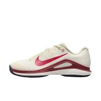 NikeCourt Air Zoom Vapor 12 HC Komandinė raudona Skubanti rožinė Moteriški sportbačiai Kreminė Šviesiai dramblio kaulo Burė FV5554-104 41
