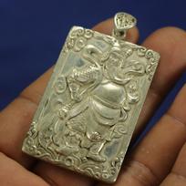 Chinese Tibet Silver Carved Armored Guan Gong Statues Amulet Necklace Pendant CHINA