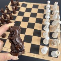 Dideli Vintažiniai Šachmatai 3D Qing Armijos Figūros Odinė Šachmatų Lenta Gipsas + Dervos Figūros Žaidimo Dėžė 40*19Cm/15.7*7.5 Colio