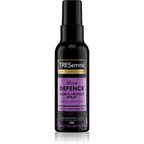 TRESemmé Heat Protection Defence Spray nuo karščio apsaugantis plaukų purškiklis, skirtas naudoti formuojant plaukus tiesinimo arba garbanojimo žnyplėmis 60 ml