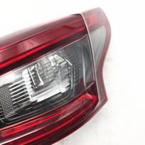Suderinamas galinių žibintų komplektas 2019 m. Qashqai - Galinis posūkis ir stabdžių žibintas Premium, Driver Side, Curved Light (Outer)