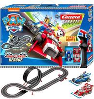 Carrera GO!!! Paw Patrol Ready Race Rescue Set | 2 automatiniai automobiliai, įskaitant 2 rankinius reguliatorius su turbo mygtuku | Komplekte yra Chase ir Marshall | 4,9 m ilgio trasa su kilpomis ir ratų skaičiuotuvu | Mastelis 1:43