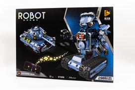 Nuotoliu valdomas konstruktorius "Mėlynas robotas"