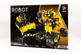 Nuotoliu valdomas konstruktorius „Geltonas robotas”