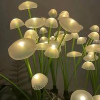 Nauji 10 LED saulės medūzos svyruojančios lemputės Lauko sodo takelio dekoras Grybo formos saulės šviesa Atspari vandeniui kiemo, vejos, gatvės, terasos dekoravimui 4LED-Warm