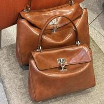 Didelės talpos karvės odos Rodeo užraktas Retro aliejumi vaškuota karvės oda Atsitiktinė vieno peties kryžminė krepšys 22.8x8.3x9.9cm ruda
