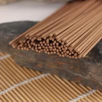 1 dėžutė Natūralūs Tibeto sandalmedžio smilkalai Aromatiniai smilkalai švaraus oro miegą padedantys pelyno smilkalai Australia Sandalwood