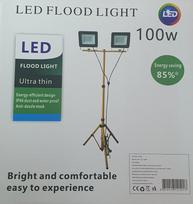 Led šviestuvas su stovu