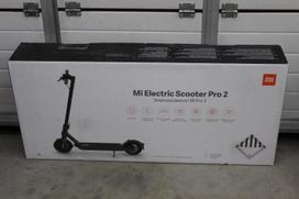 Xiaomi Mi Electric Scooter Pro 2 (Black) | Xiaomi Mi Electric Scooter Pro 2 | 600 W | 25 km/h | 6 month(s) | Black | DEMO