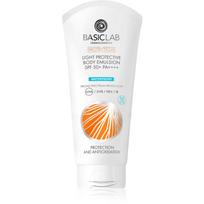 BasicLab Dermocosmetics Protecticus drėkinamoji kūno ir veido emulsija SPF 50+ atsparus vandeniui 100 ml
