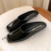 Fashion Fashion Red Square Toe Flat Slippers Women High Quality Patent Leather Mules Luxury Brand Designer Sandals Sandalias De Mujer 35 juoda