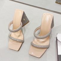 Podiumo stiliaus blizgučiai cirkonio akmenys trikampio formos storu kulnu šlepetės seksuali gatvės moteris kvadratiniu pirštu suknelės vakarėlio batai vasaros sandalai 40 abrikosas