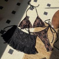 sexy lace micro mini string halter tie bikinis sets 3pcs with ruffles mini skirt black red color swimwear swimsuit bathing suit S juoda