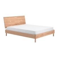 Natūralios spalvos iš ąžuolo masyvo dvigulė lova be grotelių 160x200 cm Forrest – Vipack