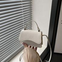 Women's bag autumn new bag niche trend messenger bag retro versatile commuter small square bag shoulder bag balta