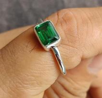 Minimalistinis smaragdo žiedas, Boho pareiškiantis žiedas, Rankų darbo papuošalai, 925 prabos solidus sterlingų sidabras, Žalias brangakmenis, Smaragdo pjūvio forma, Dovana moterims 4 sidabras