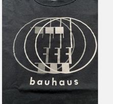 Retas Bauhaus Klasikinis Logotipas Perprintas trumpomis rankovėmis juodi marškinėliai L