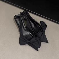 Elegantiškos sidabrinės basutės su šoniniu kaspinėliu moterims, prašmatnios, smailus priekis, kitten kulniukas, stiletto aukštakulniai, moteriški vakarinio vakarėlio bateliai 35 juoda