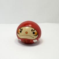 Usaburo medinė kokeši lėlė Daruma raudona 5 cm aukščio maža pagaminta Japonijoje S raudona