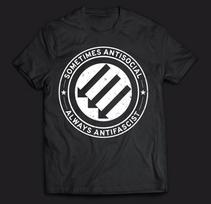 Kartais antisocialinis, visada antifascistinis marškinėlis, Trys strėlės unisex marškinėlis 4XL